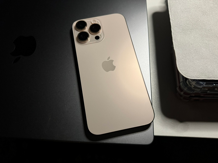 iPhone 16 Pro Max