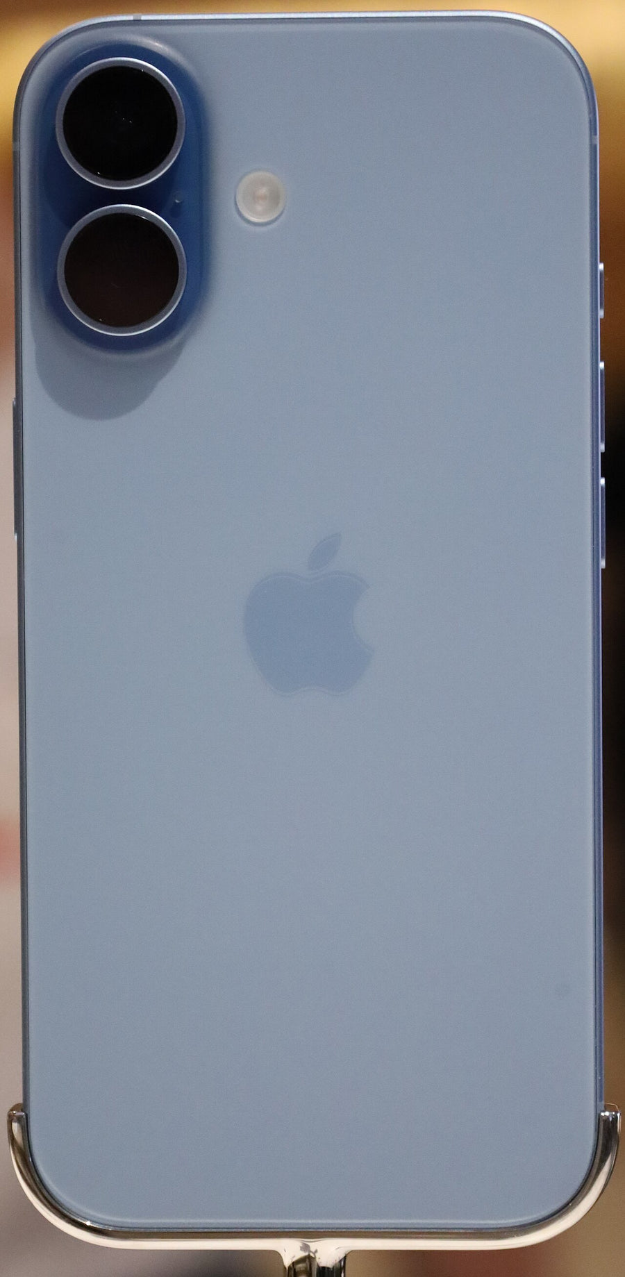 iPhone 17