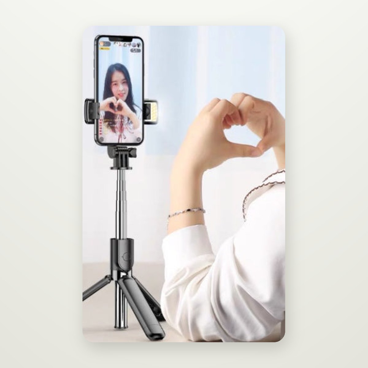 Extendable Selfie Stick Tripod, Optional Fill Light