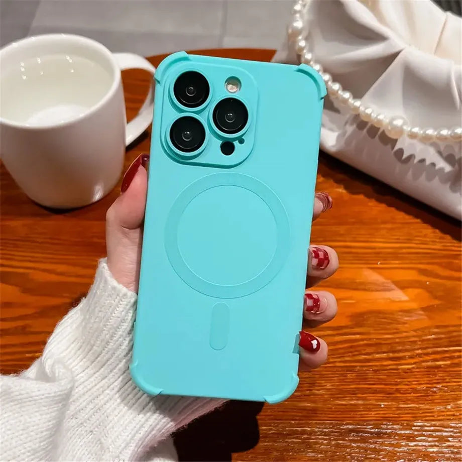 Silicone bumper MagSafe case, light blue