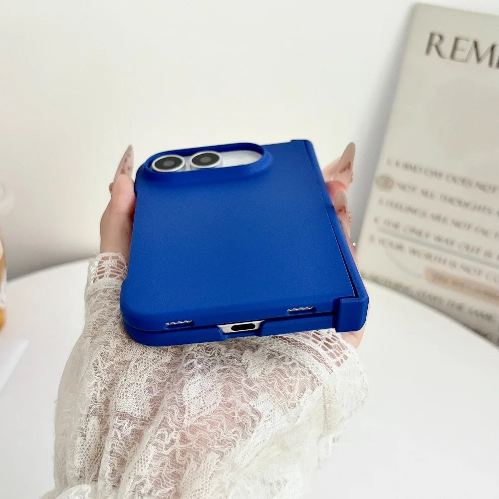 Slim shell hinge case for iPhone Duo seen from the hinge side